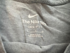 Nike DRI-FIT Swoosh Graphic T-Shirt Mens Heather Grey – Size : Small