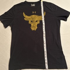 Under Armour Brahma Bull Mens T-shirt Heatgear Loose Fit Mens Sz Med Distressed