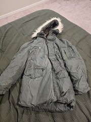 US Military Extreme Cold Weather Men’s Parka Jacket Size Small