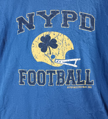 Gildan NYPD Football Graphic T-Shirt Mens 2XL Shamrock Helmet Blue Sporty Sports