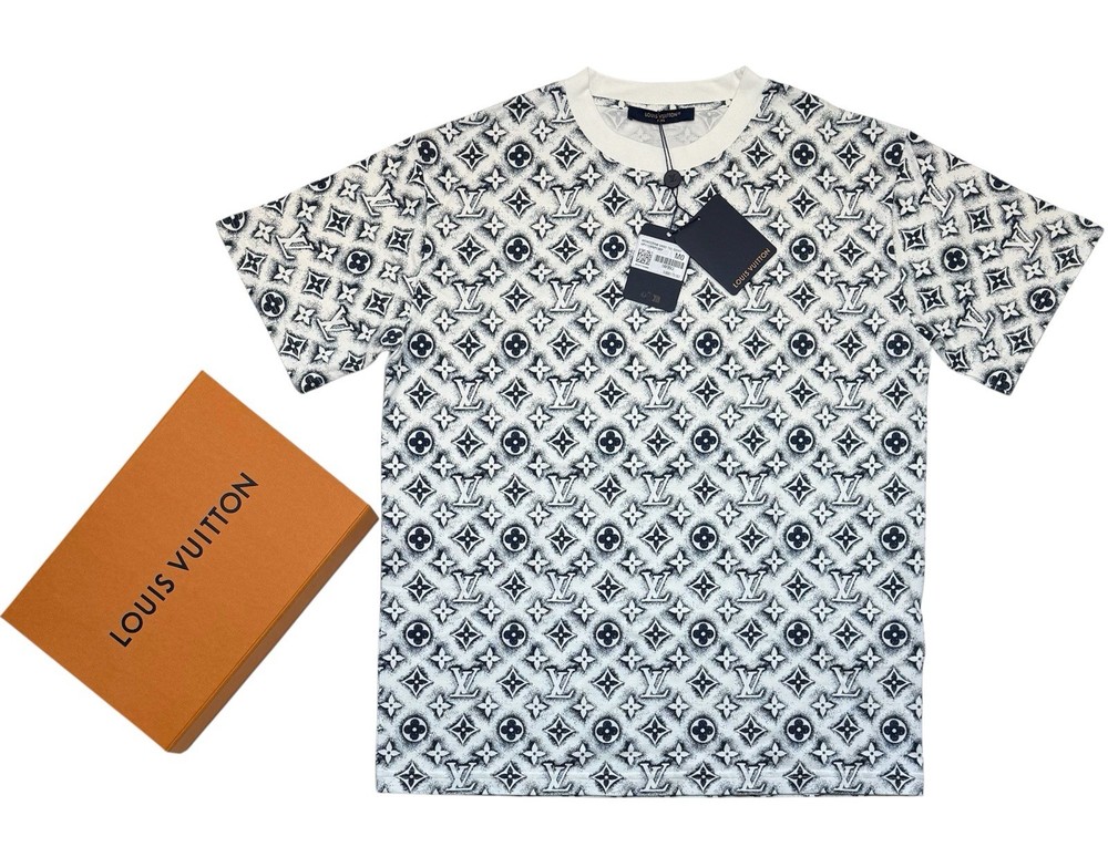 Louis Vuitton Men’s Monogram Sand T-Shirt Size M New w/ Tags & Box Authentic