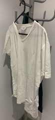 Calvin Klein White V Neck T Shirt Men’s XL Casual Basic Tee