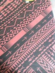 Vintage Shaka Active Tribal Print Black & Red XL T-shirt