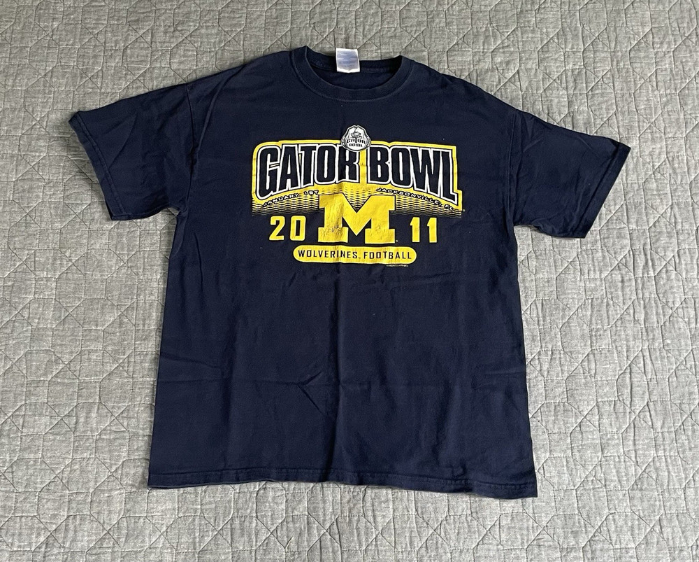 Gildan Gator Bowl 2011 Michigan Wolverines Graphic T-Shirt Men’s M Navy