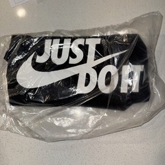 NEW WT MENS NIKE BLACK ATHLETIC T-SHIRT “JUST DO IT” SWOOSH WHITE AR5006-011 XXL
