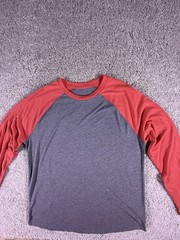 NWOT Fanatics Men’s Baseball T Shirt Long Sleeve Gray and Red Size X Large