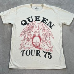 Hollister Queen Tour 75 Graphic T-Shirt Men’s Small Cream Cotton Rock Band Tee