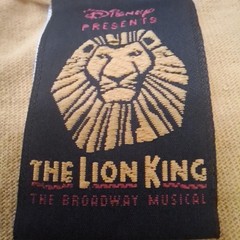The Lion King Broadway Shirt Mens XL Yellow Disney Graphic Tee Musical Logo