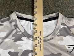 Gymshark Shirt Men’s Size XL Gray Camo Stretch Performance Outdoors Activewear