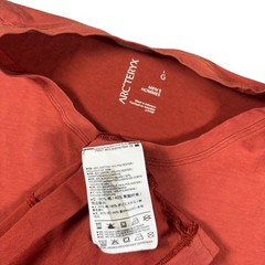 Arc’teryx Pocket T-Shirt Mens L Orange Cotton Blend Short Sleeve Logo Gorpcore