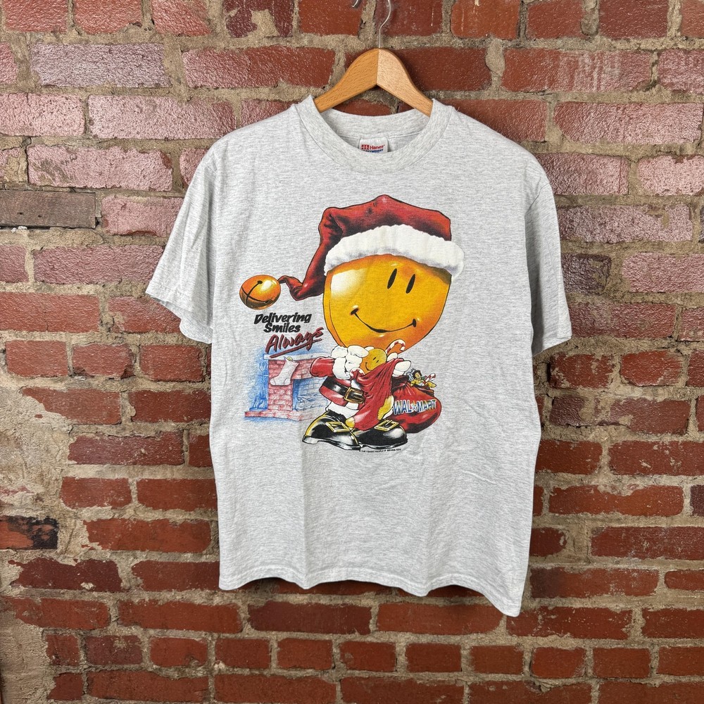 Vintage Walmart Shirt Mens Medium Gray Delivering Smiles Santa Christmas Graphic