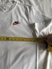 Nike Sportswear Club White Embroidered Logo T-Shirt Men’s Size M 100% Cotton