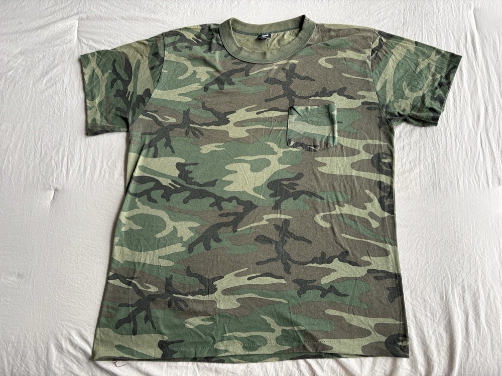 Vintage 80’s Ace Sportswear Camo Pocket Tee Super Thin XL USA