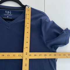 The Perfect Jean NYC Organic V Neck T-Shirt in Navy Blue Size Medium Short Slv