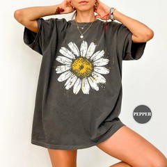 Vintage Daisy Graphic T-shirt, Distressed Floral Wildflower Tee T-Shirt