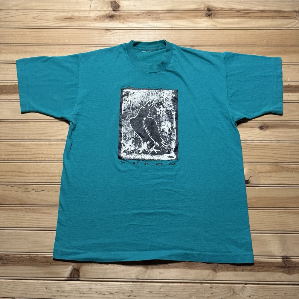 Vintage Yukon Raven Snowflake Winter Graphic Shirt Arctic Nature Scene – Large