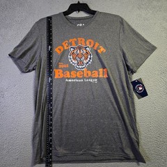 MLB Detroit Tigers Shirt Mens XL Gray Baseball faded Sports Classic Retro NWT