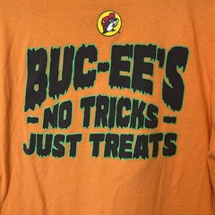 Bucees Franken Beaver No Tricks Just Treats Shirt Large Halloween Orange BG23