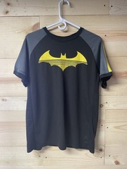 Batman Licensed Y Shirt Fan Gear DC Comics Apparel Black Yellow Mens Size M
