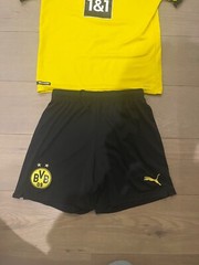 Borussia Dortmund 2022/2023 home shirt Haaland 9