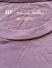TRAVIS MATHEW T-Shirt Mens Medium Mauve Short Sleeve Crew Neck Logo SOFT Cotton
