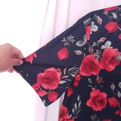 Tek Gear Navy Blue Red Roses Floral Collar Button Up Athletic Shirt Size M