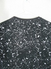 CARBON Mens Large Black Tee – Zipper Chest, Slit Sleeves, Paint Splatter Urban