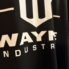 BOX LUNCH, BATMAN BRUCE WAYNE INDUSTRIES JERSEY, GOTHAM CITY, DC COMICS, Large