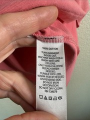 Vineyard vines, crewneck T-shirt, pink whale men’s size small