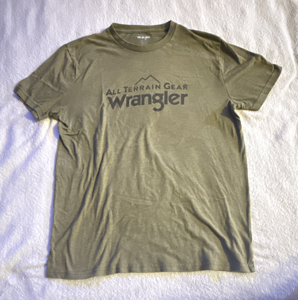 Wrangler Medium All Terrain Gear Men’s Green Graphic Crew Neck Tee