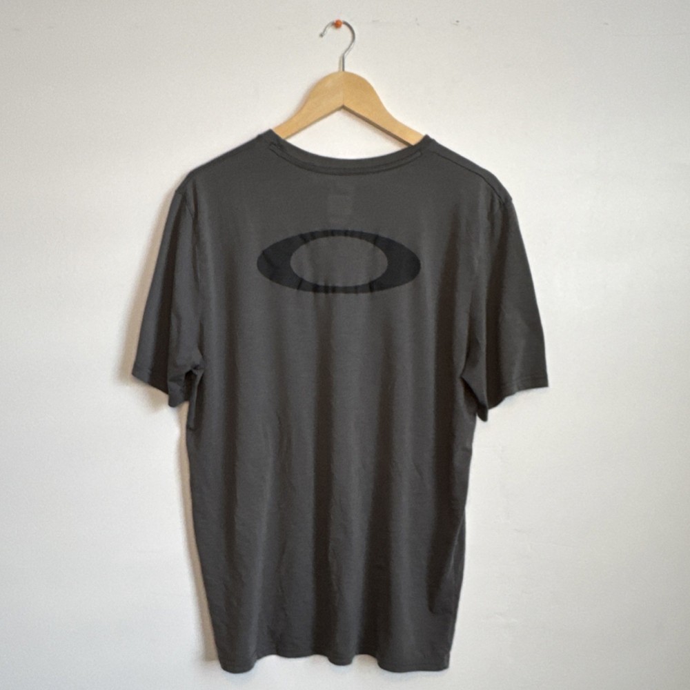 Vintage Oakley Men’s Gray Regular Fit Crew Neck Short Sleeve Logo T-Shirt XL