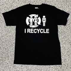 Spencer’s “I recycle” Dating Girls Black Shirt Size Medium Funny Gift NWOT
