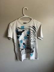 Quiksilver Men’s White Graphic Logo Tee S Cotton Jersey Crew Neck Short Sleeve