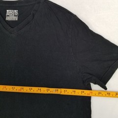 Mossimo Supply Co. Athletic Fit Men’s Medium Black T-Shirt Short Sleeve V-Neck