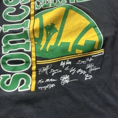 90s vtg Seattle SuperSonics NBA Graphic Tee single-stitch black tee XL