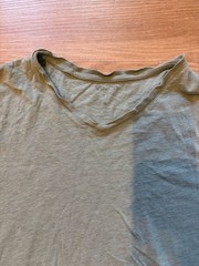 VINCE Men’s Medium 100% Cotton Short Sleeve T-Shirt V-Neck Teal Distressed