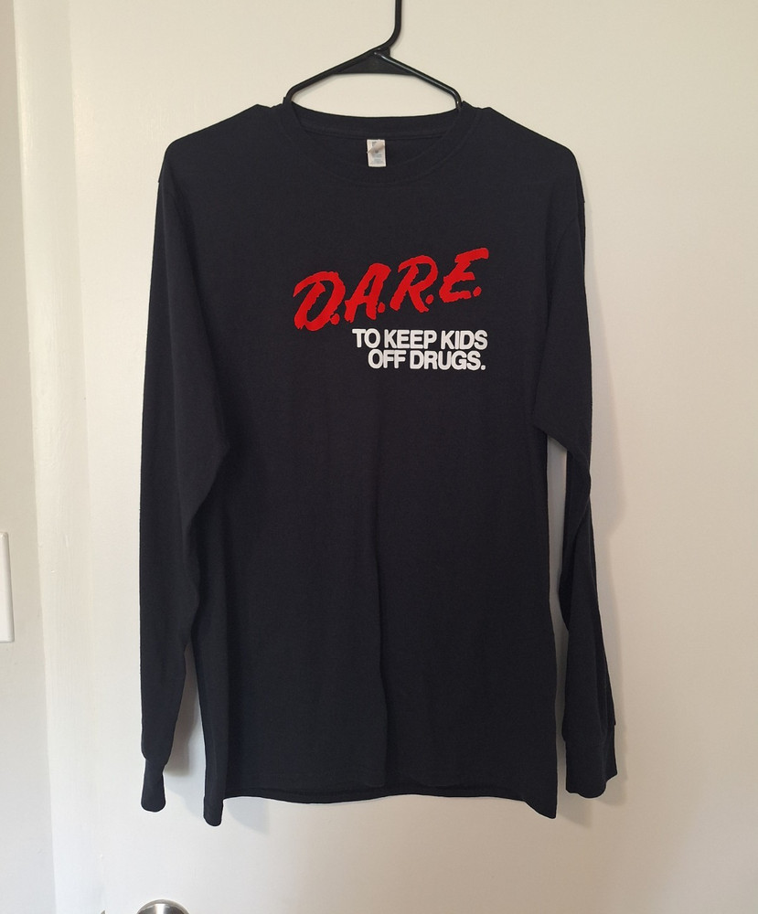 D.A.R.E. Lion Graphic Long Sleeve T-Shirt Unisex M Black