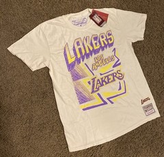 NWT Men’s Mitchell & Ness LA Lakers Sidewalk Sketch Off White T-Shirt Size M