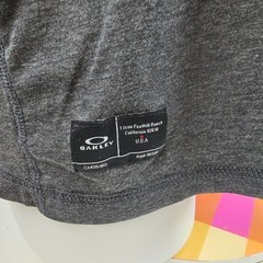 Oakley T Shirt Mens Medium Grey Hydrolix Regular Fit Casual Golf Sports Outdoors