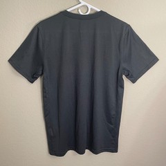 The Nike Tee Men’s M Dri-Fit Swoosh Gray Crewneck Short Sleeve T-Shirt
