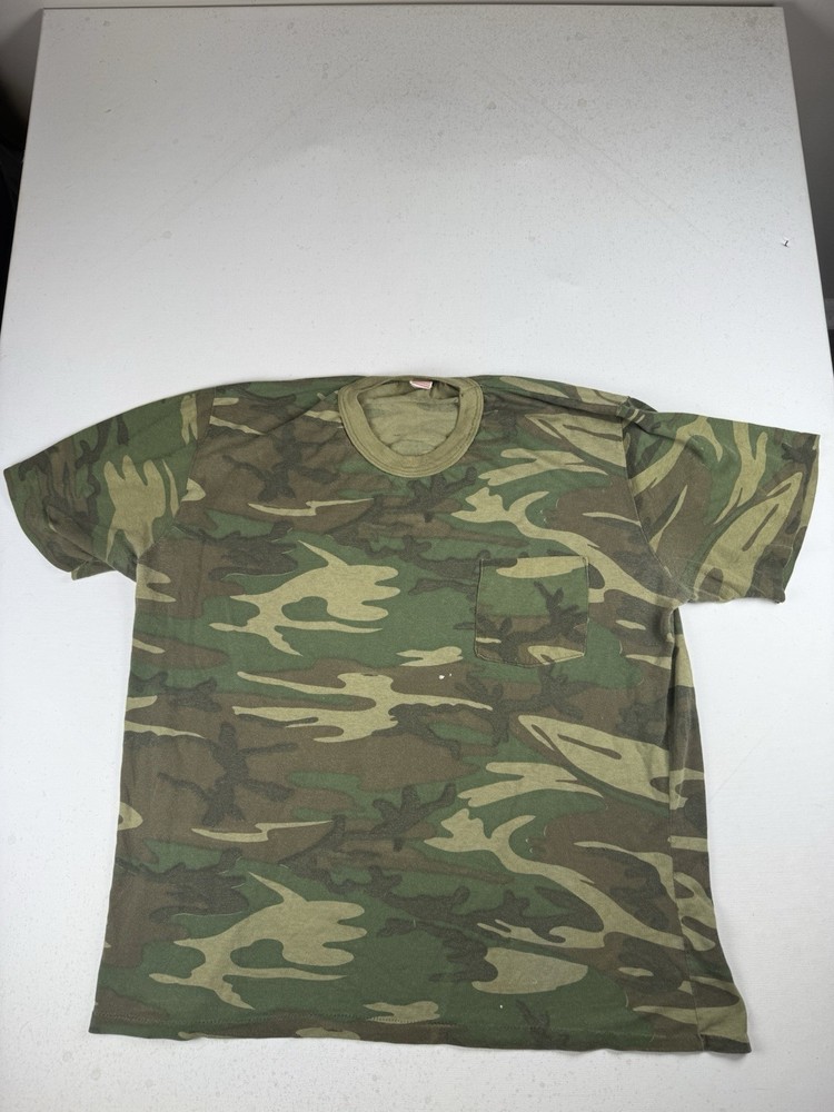 Vintage 90s Mens 2XL Single Stitch Camo T Shirt ( See measurements fits smaller)