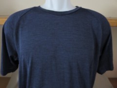 New Uniqlo Blue T-Shirt Short Sleeved Breathable Vented Quick Drying Size XL