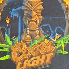 Vintage 2004Gildan Ultra Cotton Heavyweight Coors Light Tiki Graphic Tee Black M
