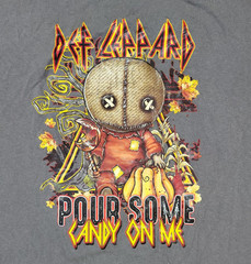 Def Leppard Shirt Mens Large Pour Some Candy On Me Trick R Treat Sam Horror Band