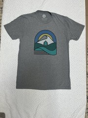 Woven grey T shirt vintage vibes Size small Short Sleeves Men’s