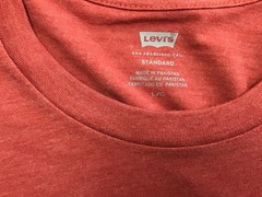 New Mens Levi’s Strauss Standard Fit Graphic T-Shirt DUSTY RED Size Large