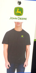 JOHN DEERE MEN’S EMBROIDERED VINTAGE LOGO T-SHIRT BLACK CREW NECK GREEN LOGO NWT