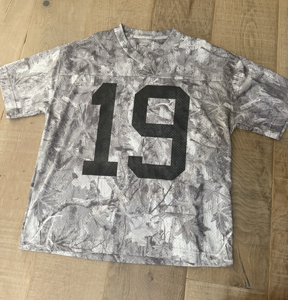 Hollister Men’s S Baggy Gray Camo Mesh V-Neck Short Sleeve Logo T-Shirt