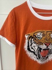 NWOT Gorgeous Bright Orange Growling Tiger Classic Graphic S/S Tee Unisex Medium