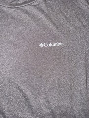 Men’s Gray Columbia Short Sleeve T Shirt Size Medium Very Soft Material